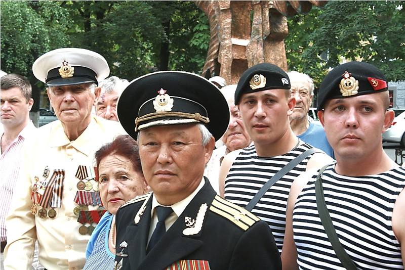 Вступление в ряды